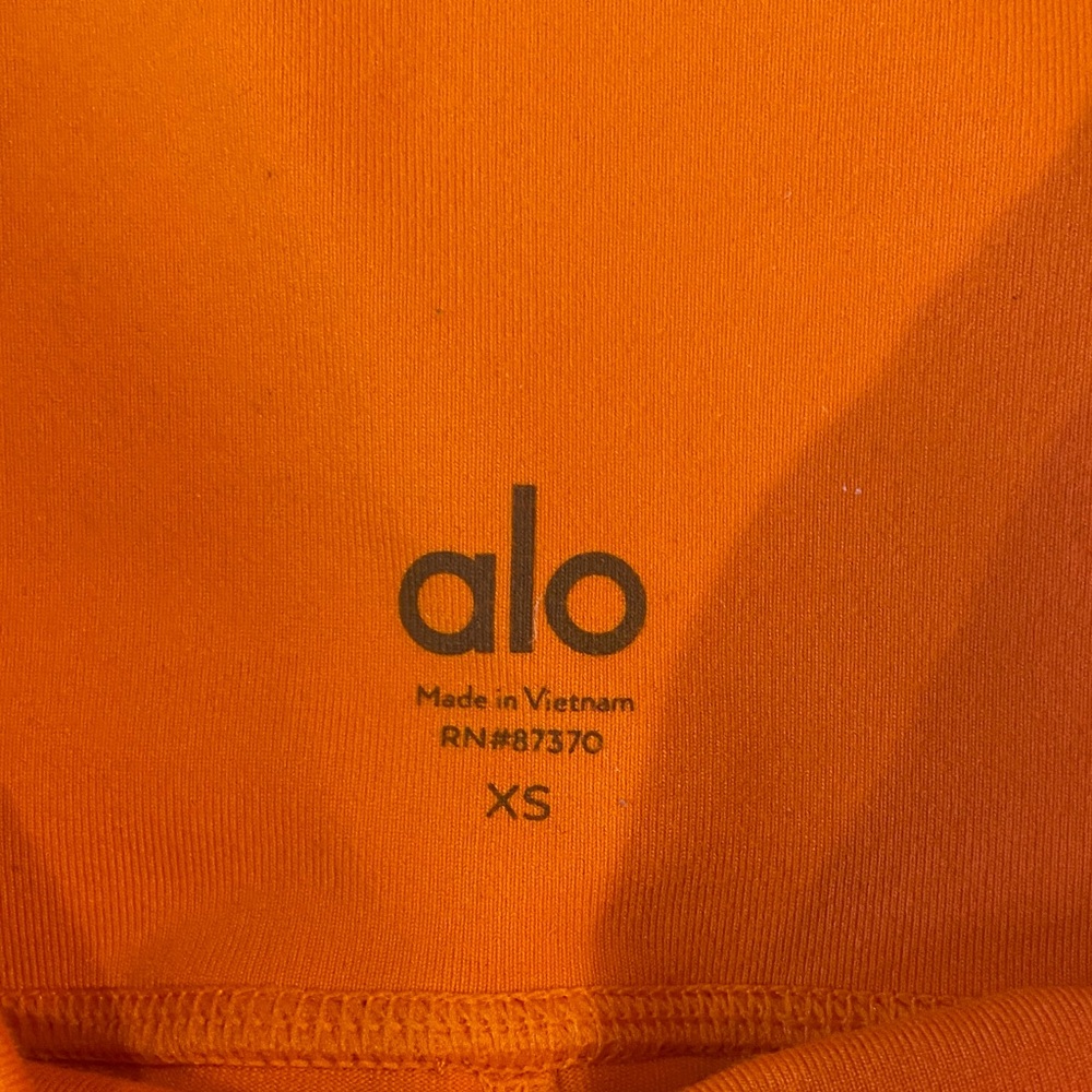 ALO Yoga Bright Orange Activewear - Picture 2 of 3